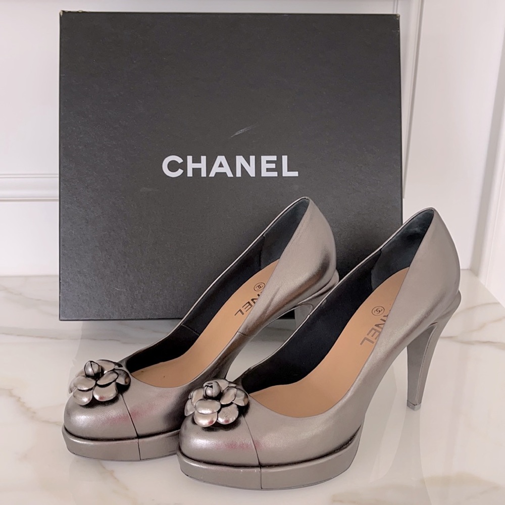 CHANEL CC Platinum Leather Pumps w Camellia
